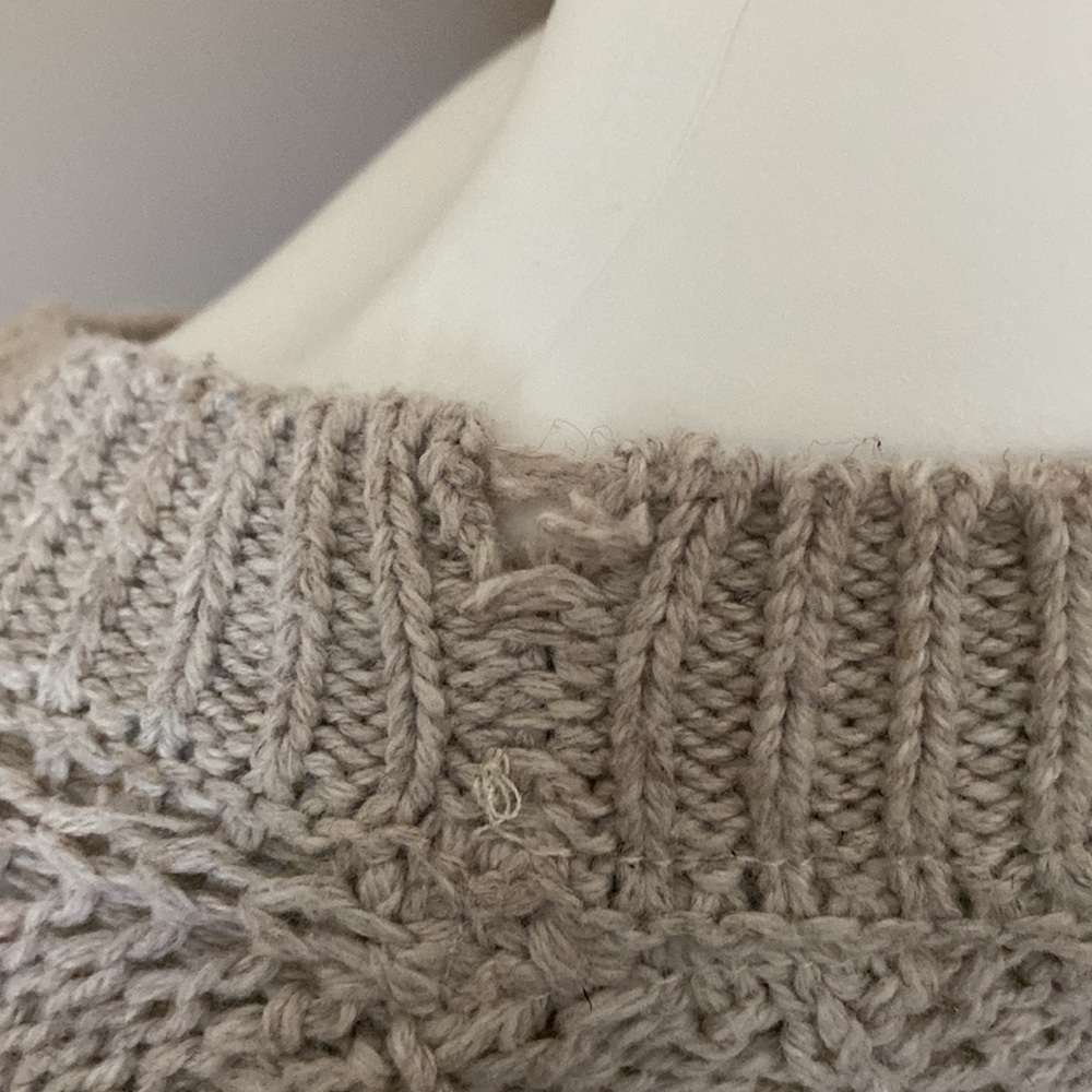 Cupcakes and Cashmere Women’s Oatmeal Chunky Knit Cardigan Sweater Preppy - Picture 3 of 7